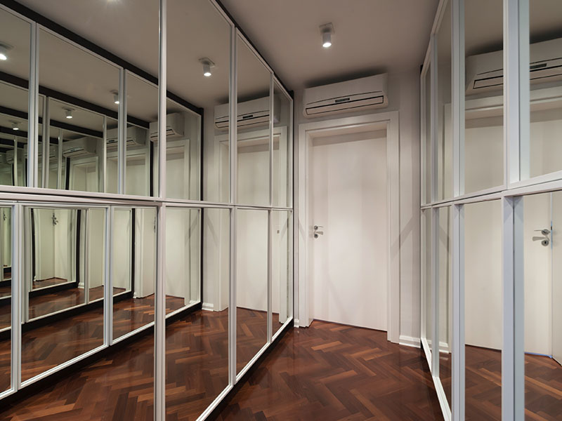 Custom Mirrors vs. Stock Mirrors: Which Is Right for Your Home?